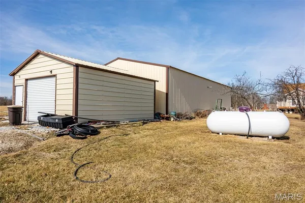 $1 | 26523 Route North, Monroe City, MO 63456