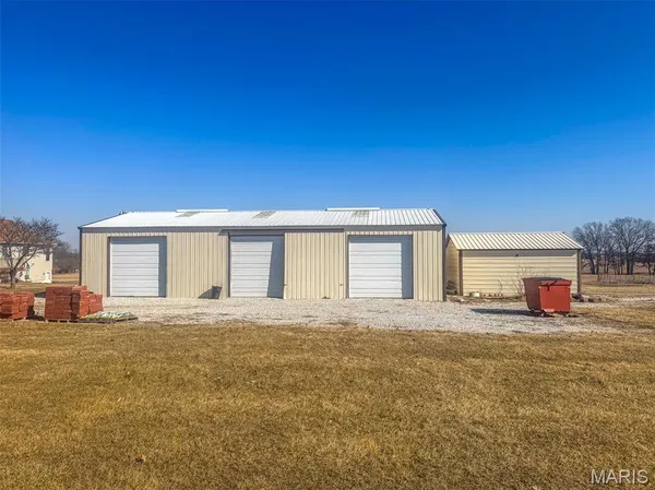 $1 | 26523 Route North, Monroe City, MO 63456