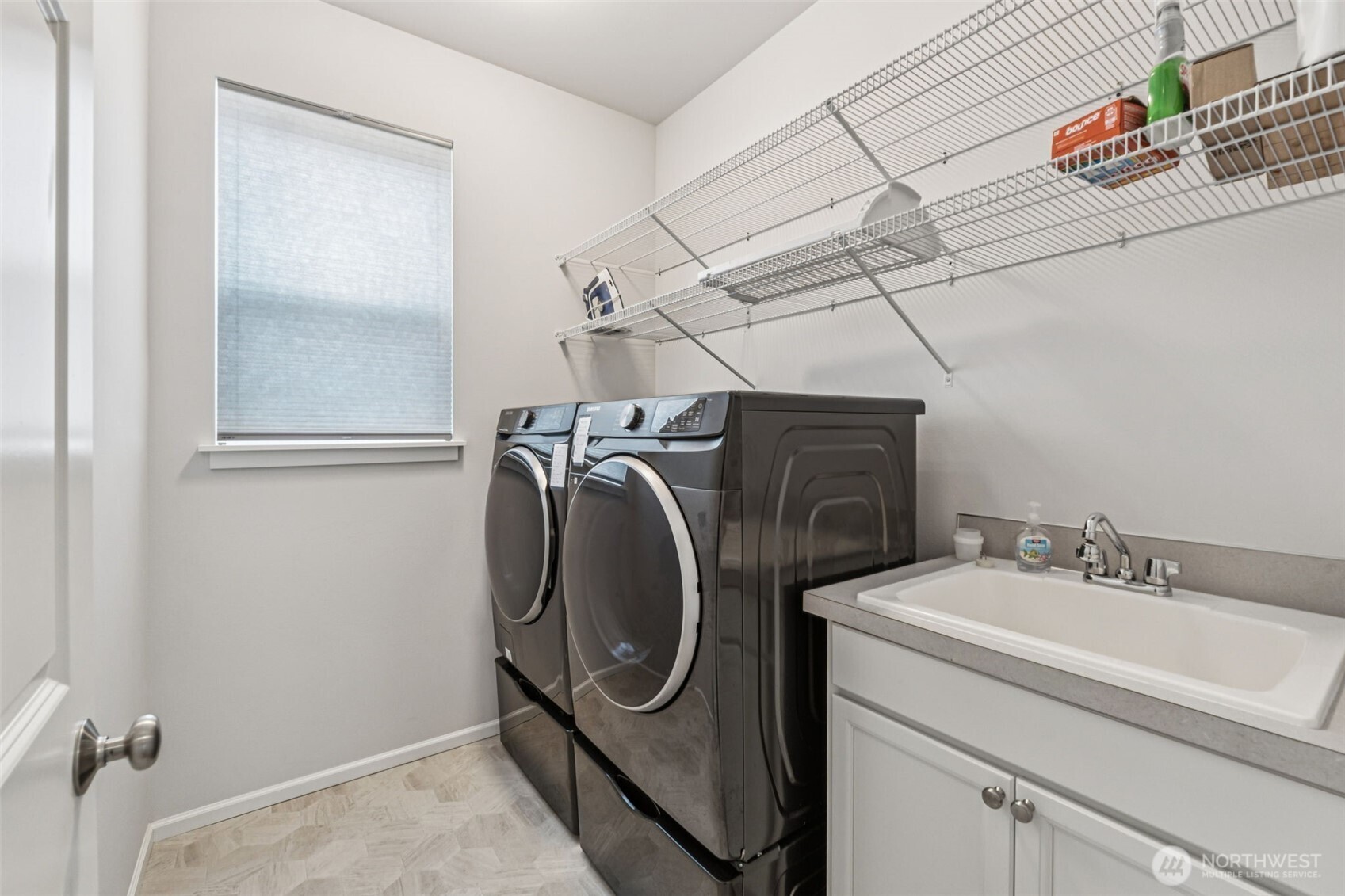 1028 Alpine View Drive Mount Vernon, WA 98274 - Photo 21 of 27 a utility room with dryer and washer
