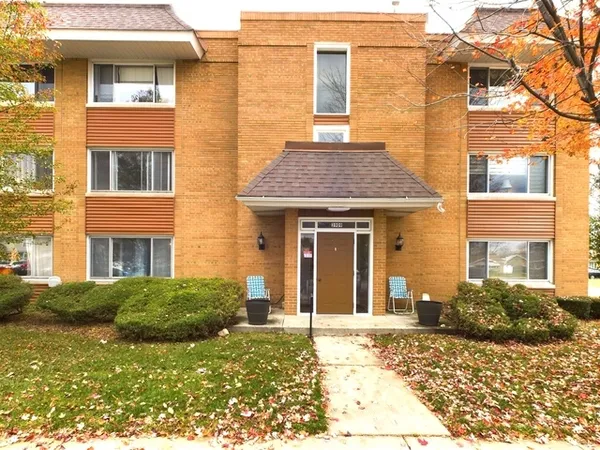 $117,000 | 3909 West 123rd Street, Unit 205A, Alsip, IL 60803
