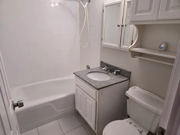 $117,000 | 3909 West 123rd Street, Unit 205A, Alsip, IL 60803