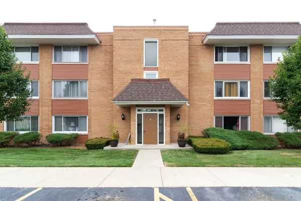 $117,000 | 3909 West 123rd Street, Unit 205A, Alsip, IL 60803