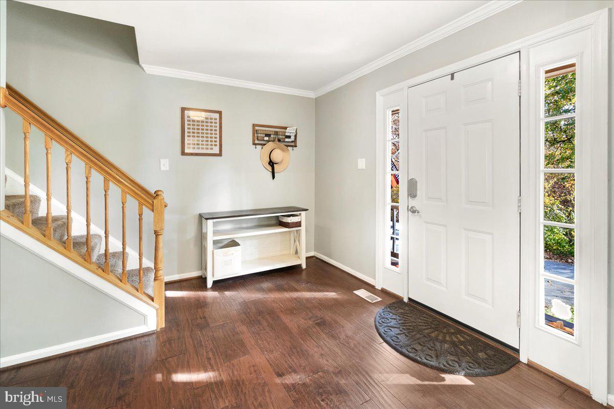 6936 Meadowlake Road New Market, MD 21774 - Photo 4 of 71 Large, light-filled entry.
