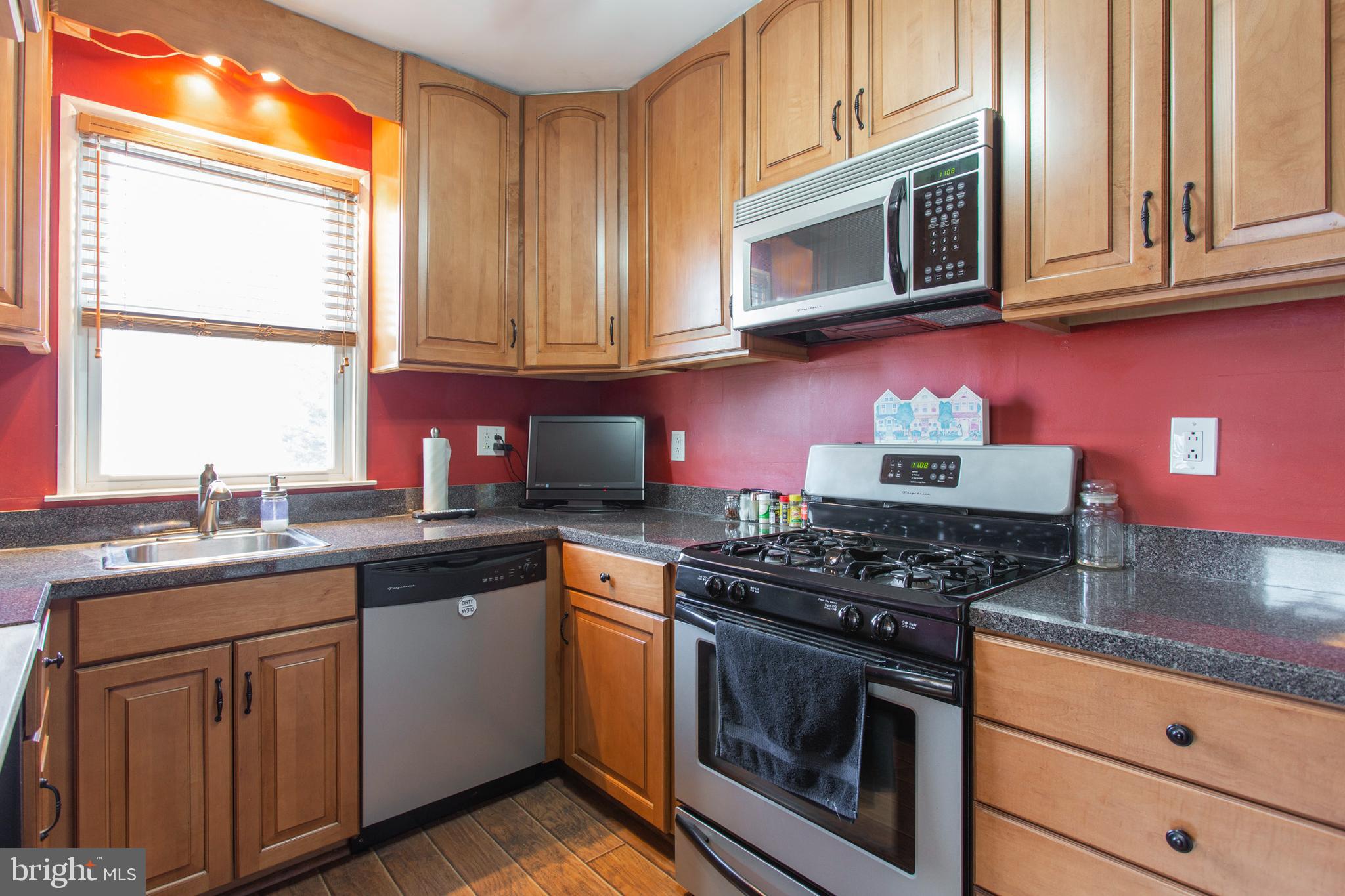 143 Upland Road Havertown, PA 19083 - Photo 7 of 28