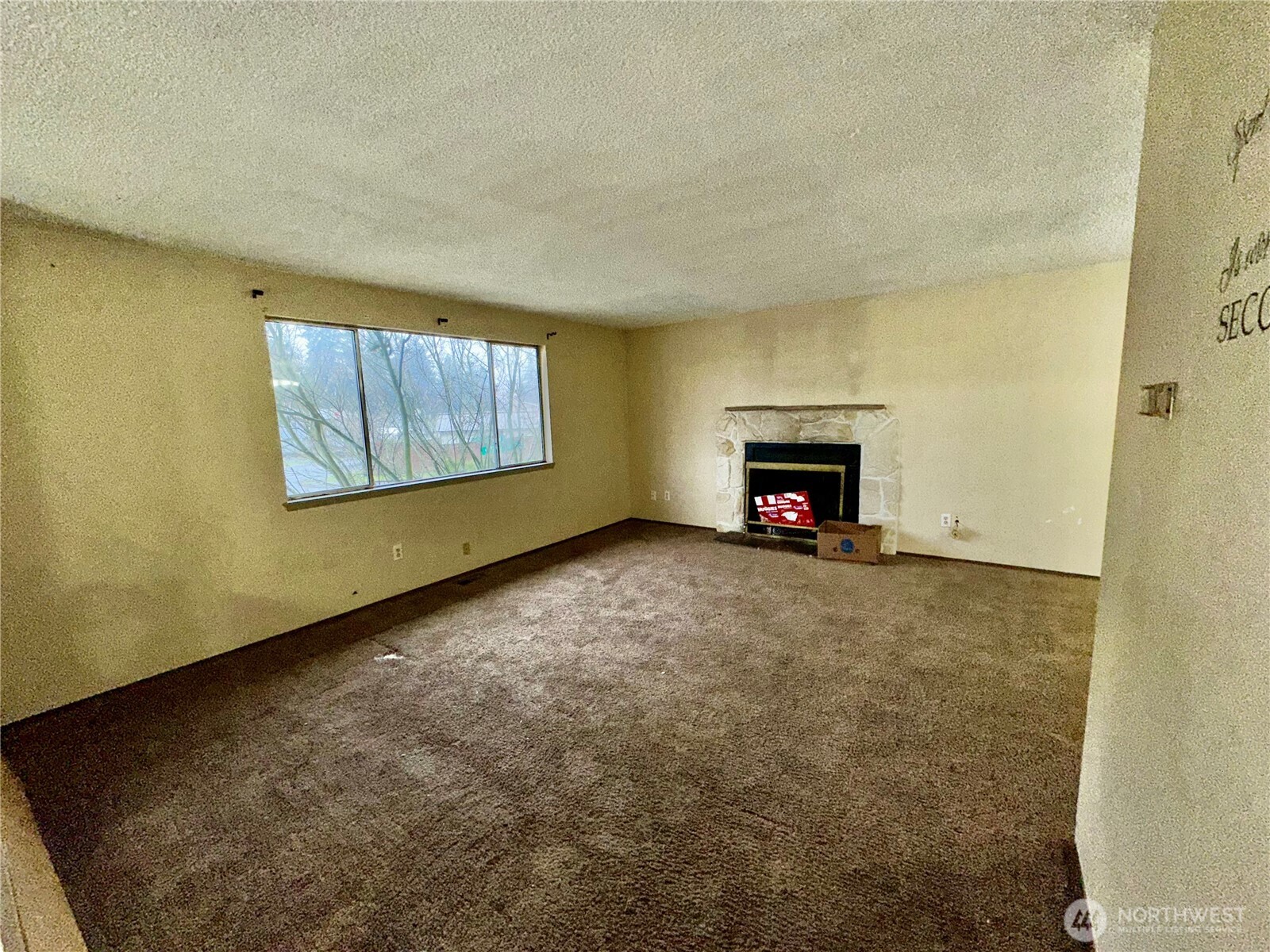 3936 Southwest 332nd Place Federal Way, WA 98023 - Photo 15 of 28 an empty room with windows