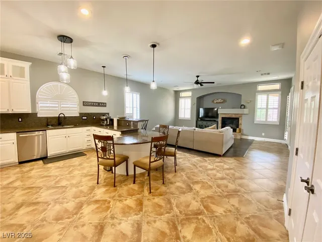 $3,850 | 1127 Pinto Horse Avenue, Henderson, NV 89052