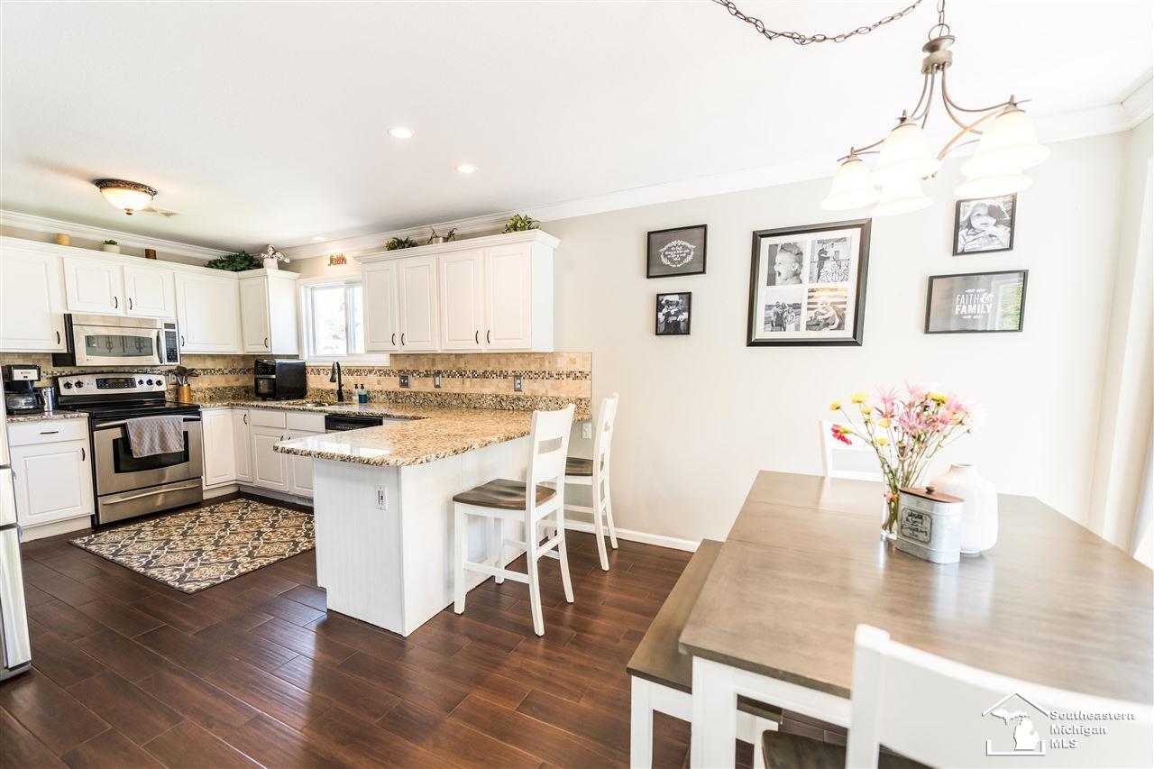 26671 Bell Road New Boston, MI 48164 - Photo 13 of 55 50042310-12.JPG