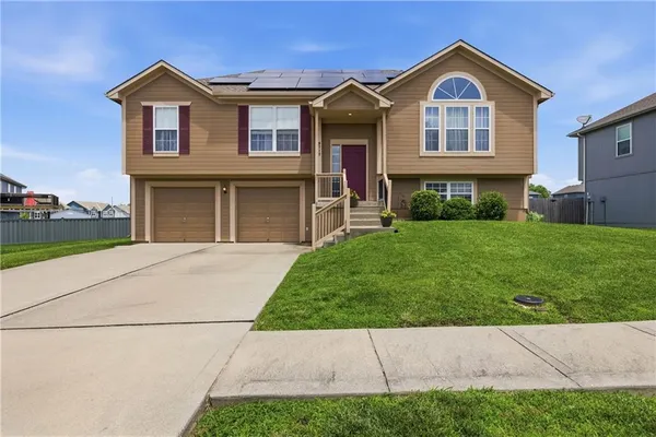 $339,000 | 9712 East 222nd Street, Peculiar, MO 64078