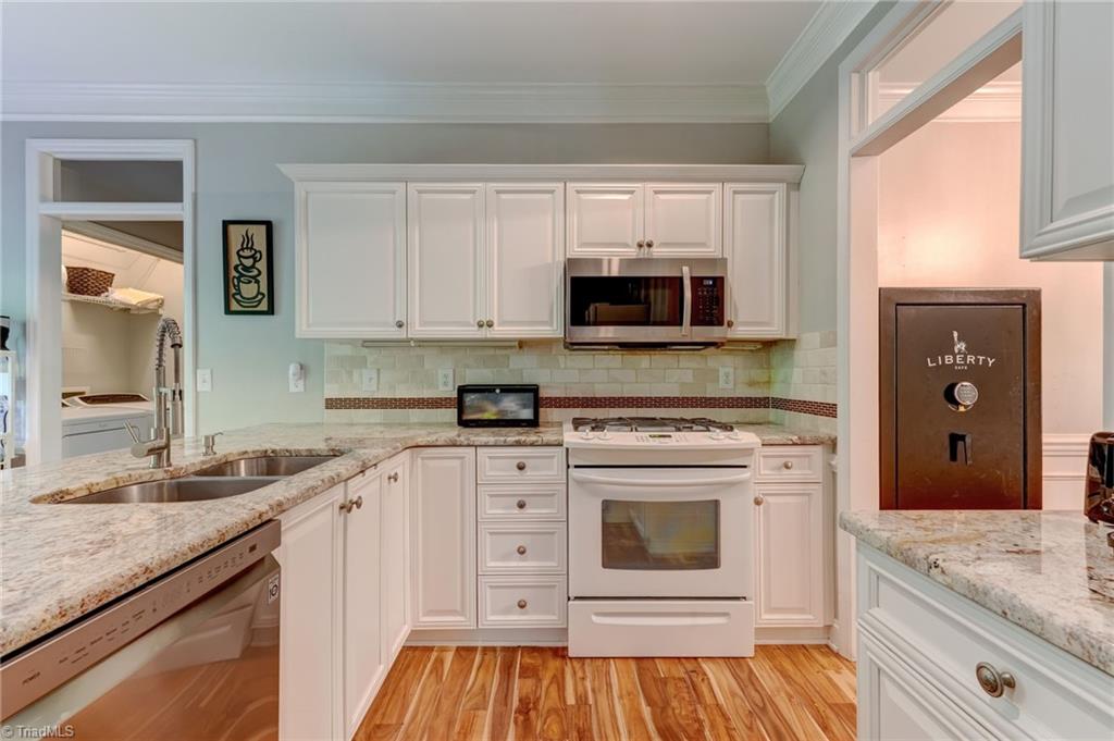 7509 Keating Drive Oak Ridge, NC 27310 - Photo 12 of 38