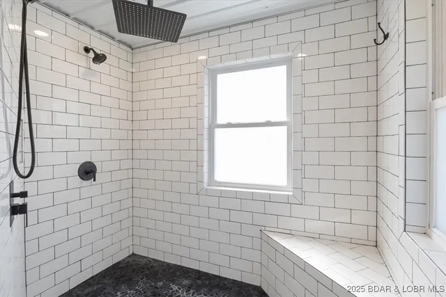 $1,250,000 | 133 Catfish Road, Tuscumbia, MO 65082