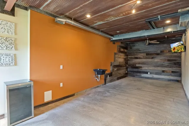 $1,250,000 | 133 Catfish Road, Tuscumbia, MO 65082