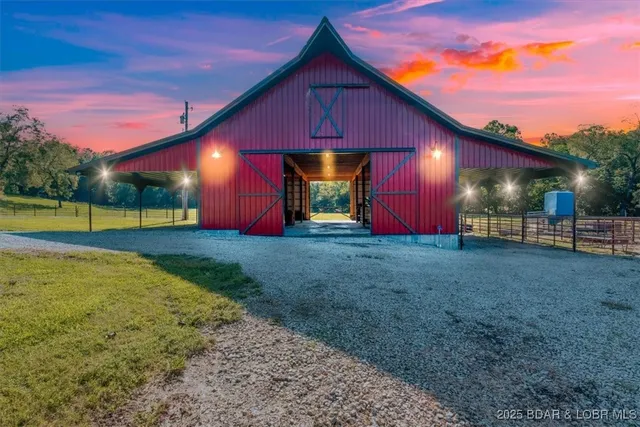 $1,250,000 | 133 Catfish Road, Tuscumbia, MO 65082