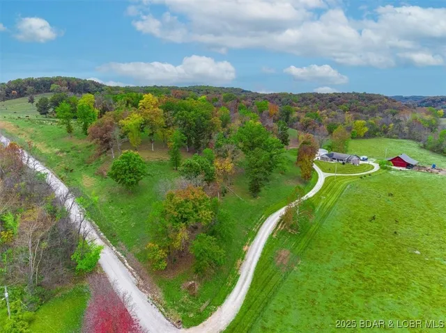 $1,250,000 | 133 Catfish Road, Tuscumbia, MO 65082
