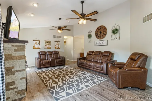 $1,250,000 | 133 Catfish Road, Tuscumbia, MO 65082