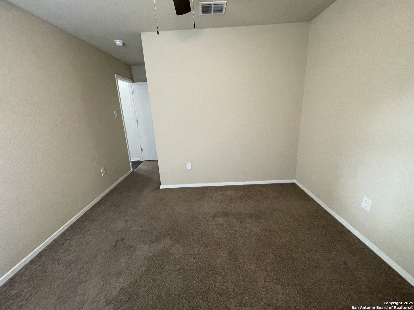 10014 Raspberry Oak San Antonio, TX 78223 - Photo 15 of 20 a view of a room