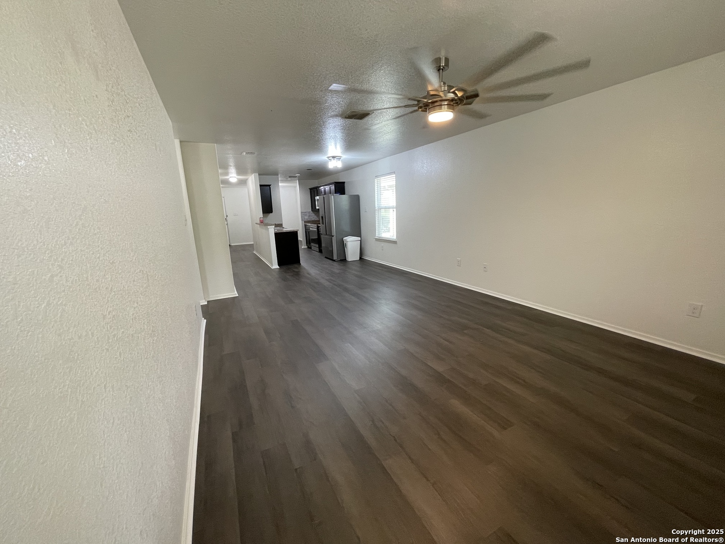 10014 Raspberry Oak San Antonio, TX 78223 - Photo 10 of 20 a view of a livingroom with a furniture