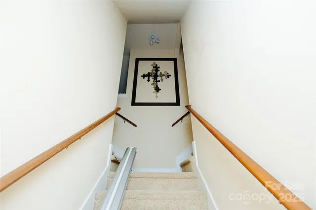 $423,000 | 47 Victoria Park Drive, Hendersonville, NC 28792