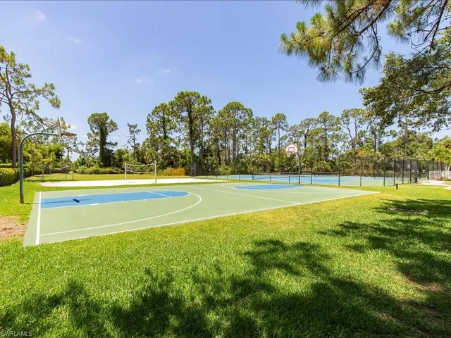a view of a tennis court