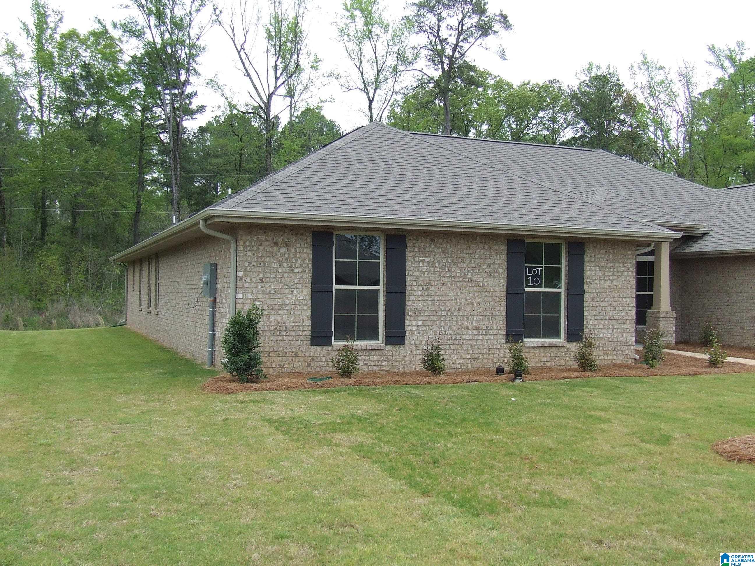212 Dawsons Cv Drive Alabaster, AL 35007 - Photo 2 of 32