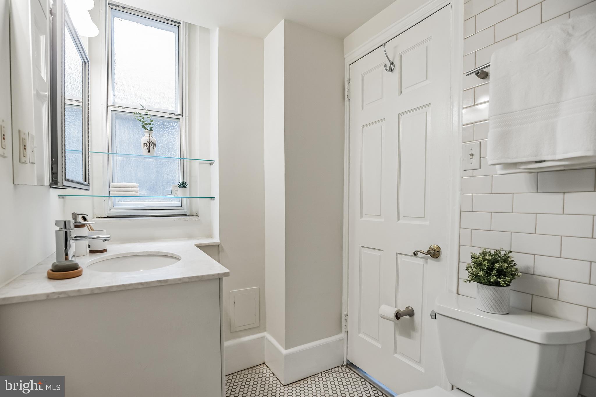 1900 Rittenhouse Square, Unit 4B Philadelphia, PA 19103 - Photo 11 of 22 Bathroom