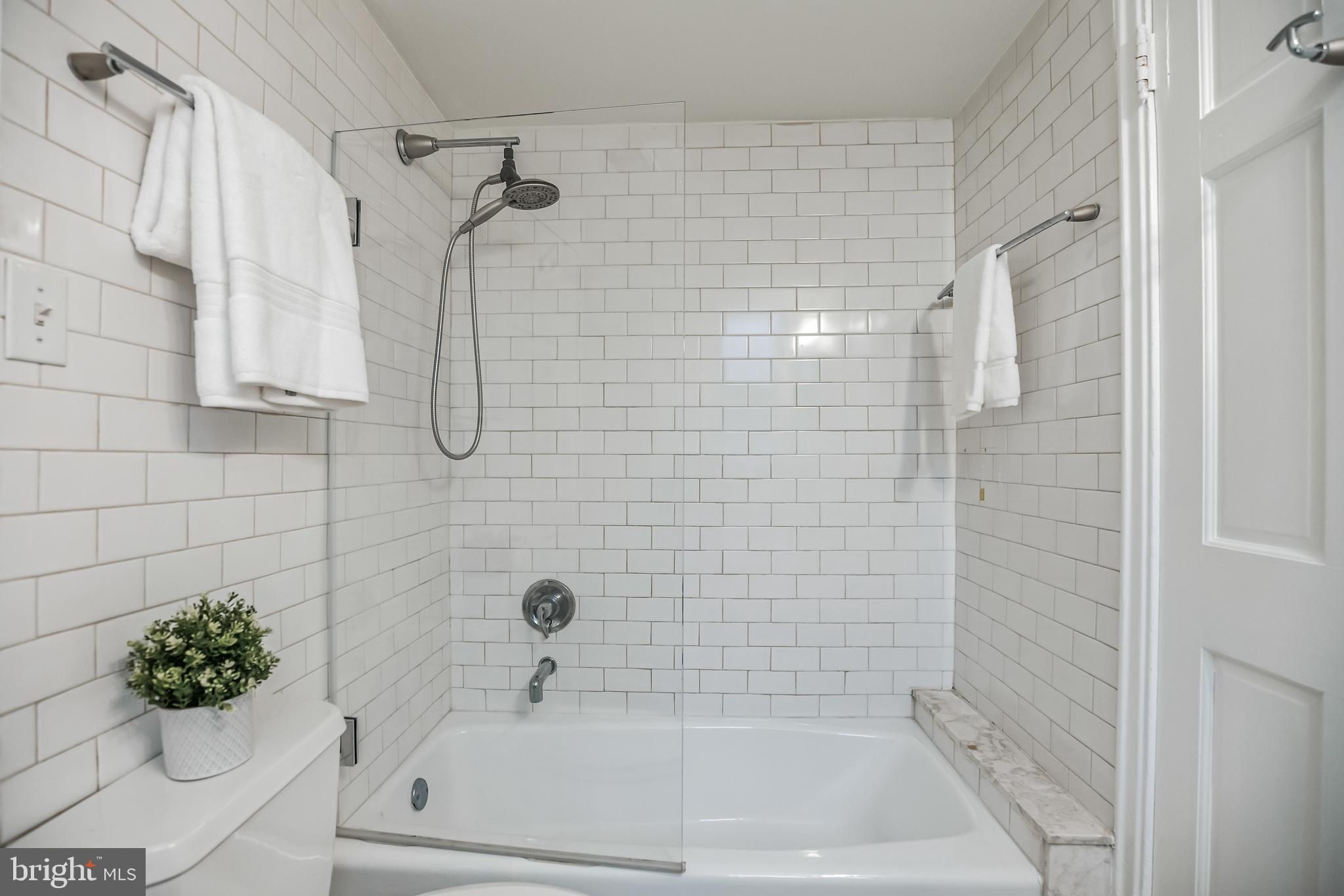 1900 Rittenhouse Square, Unit 4B Philadelphia, PA 19103 - Photo 10 of 22 Bathroom