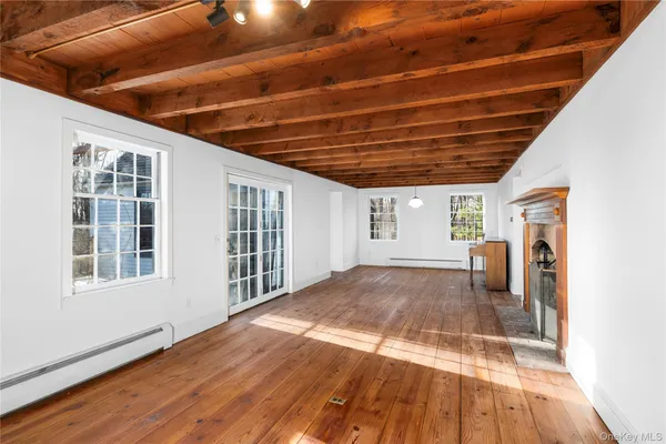 a view of a storage & utility room
