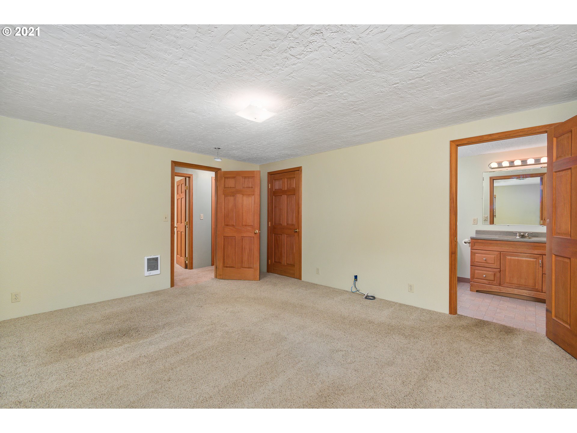 280 Cedar Hills Road Longview, WA 98632 - Photo 16 of 32 a view of an empty room