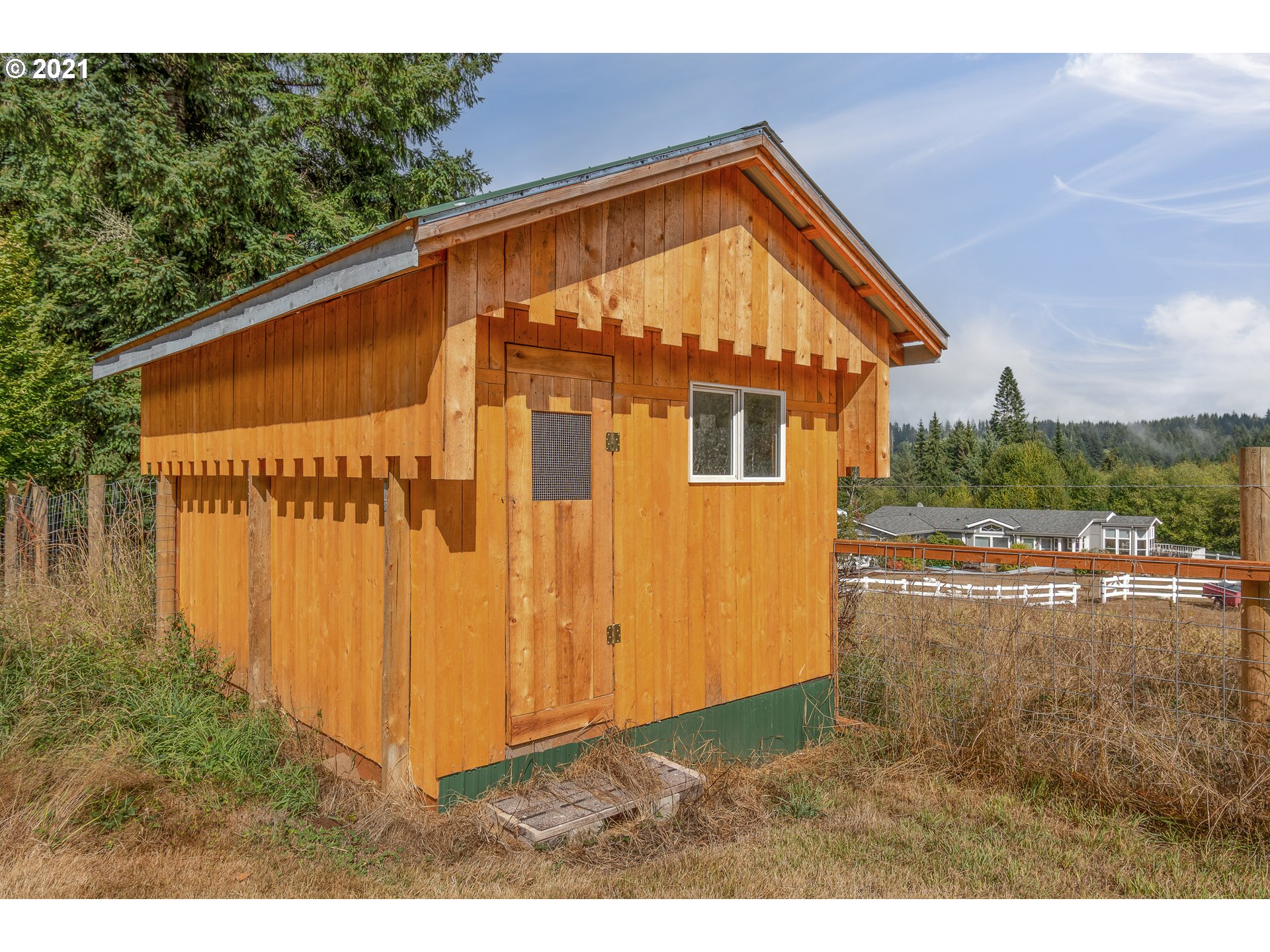 280 Cedar Hills Road Longview, WA 98632 - Photo 25 of 32 a view of a house with backyard