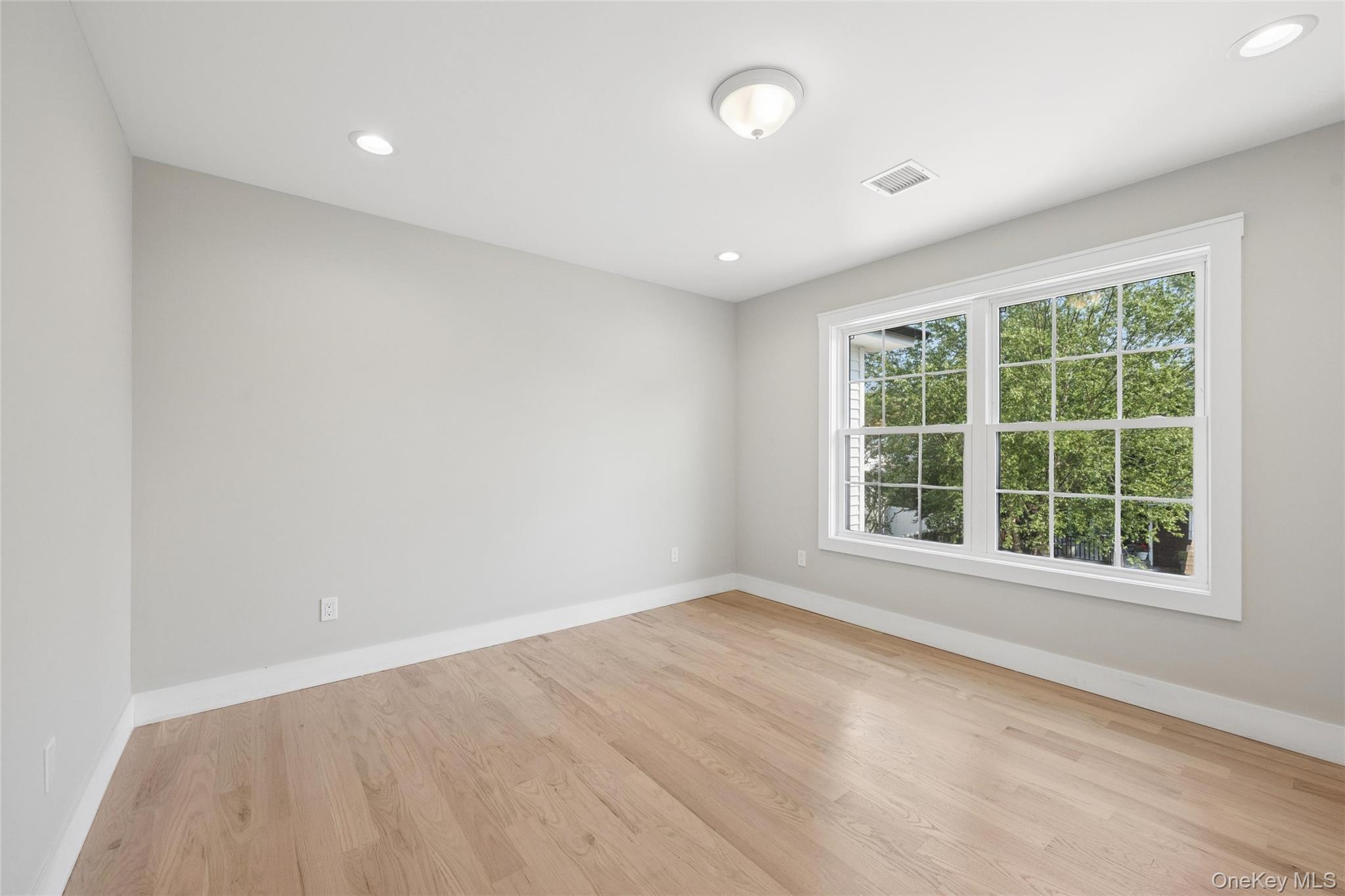 1750 Henry Road Merrick, NY 11566 - Photo 38 of 49