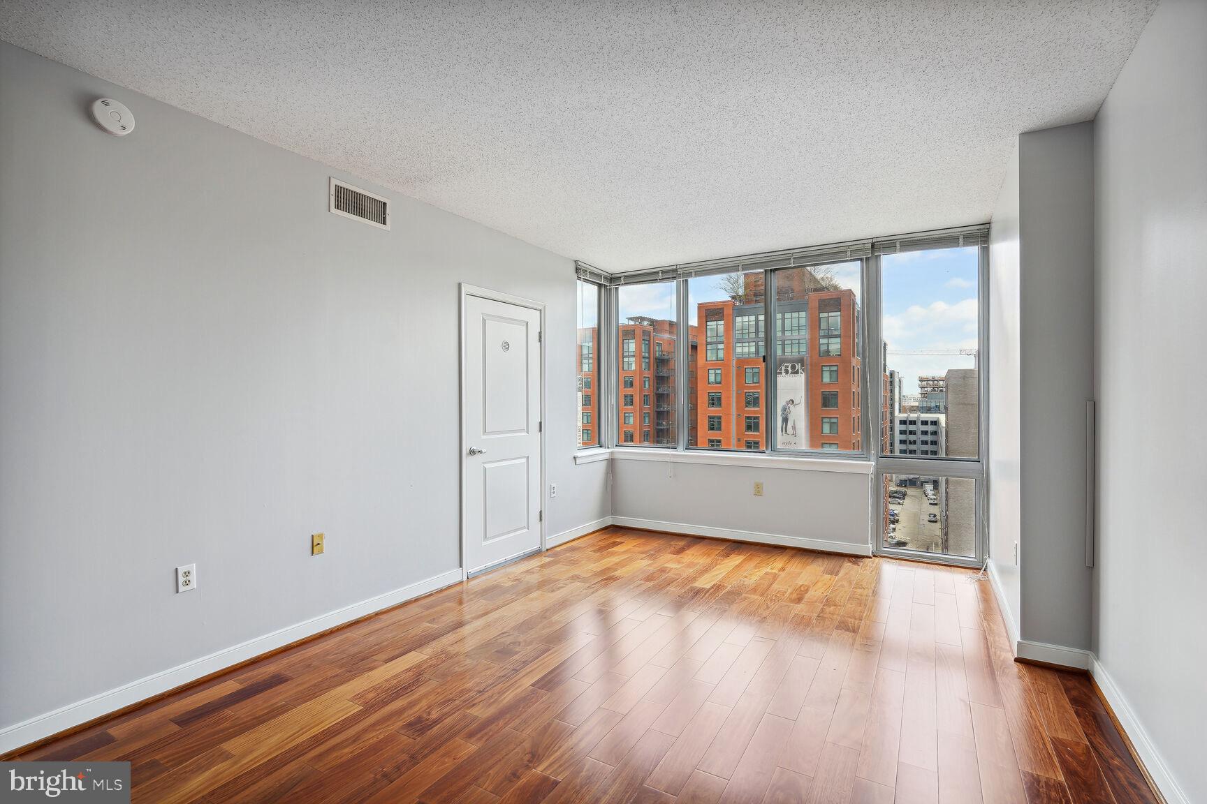 555 Massachusetts Avenue Northwest, Unit 1110 Washington, DC 20001 - Photo 2 of 33
