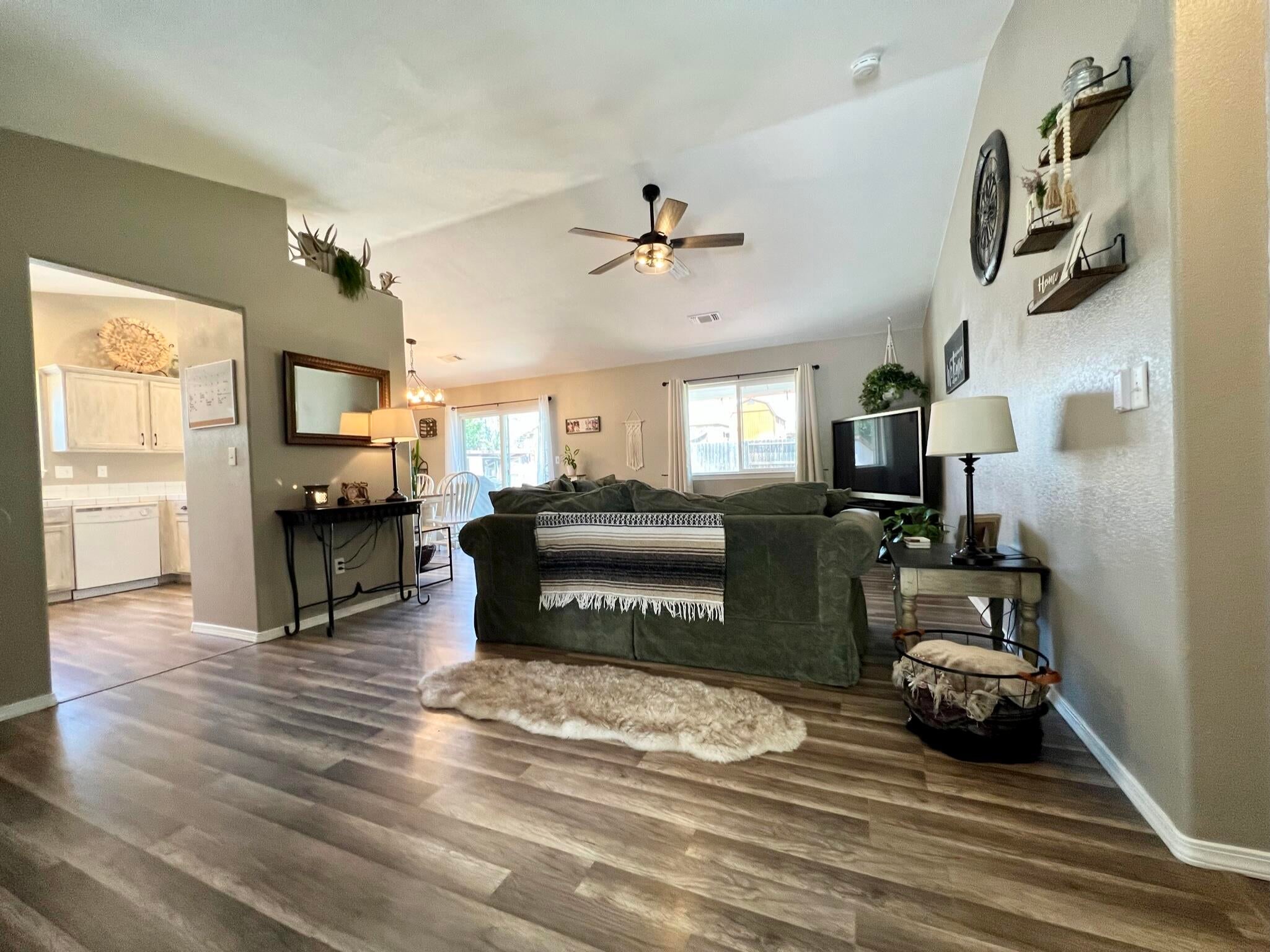 7339 Ruth Drive Klamath Falls, OR 97603 - Photo 4 of 29 IMG_1393