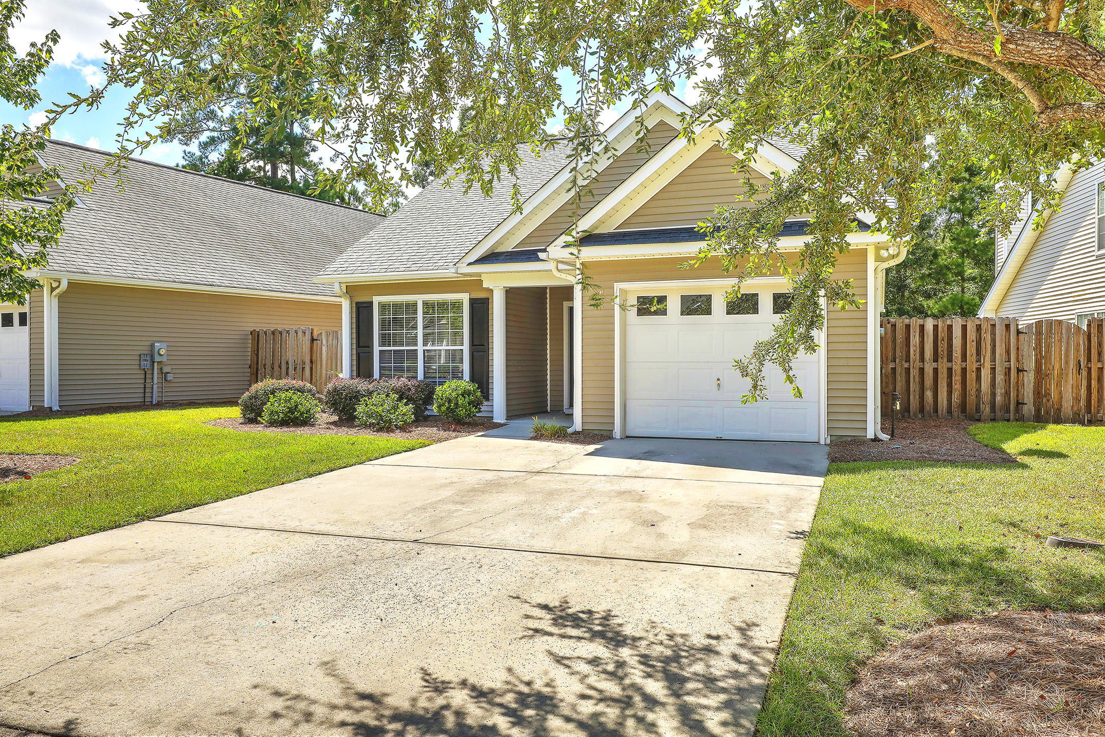 9290 Ayscough Road Summerville, SC 29485 - Photo 2 of 29 9290 Ayscough
