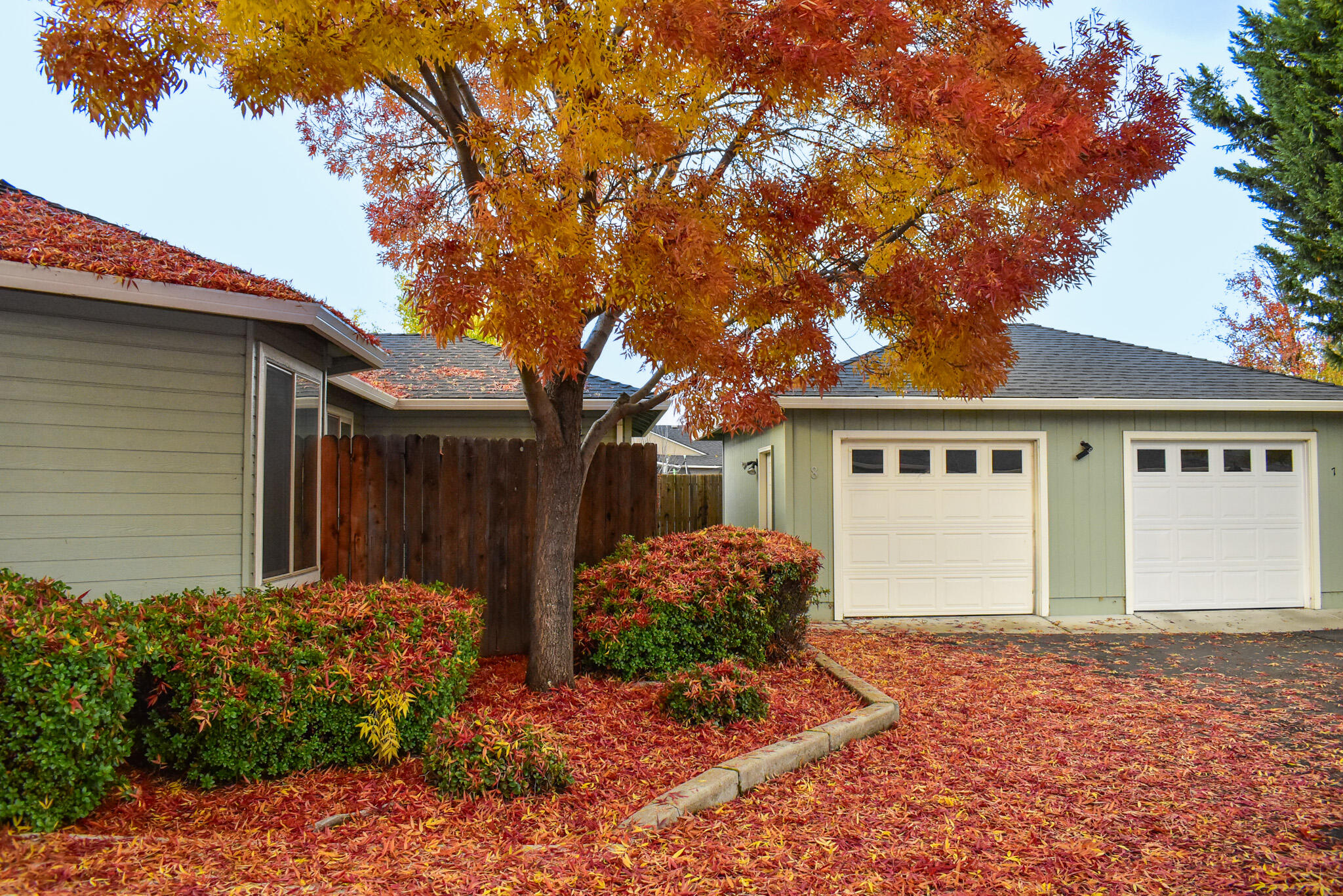 3015 Merriman Road, Unit 8 Medford, OR 97501 - Photo 20 of 24 Single Bay Garage Included