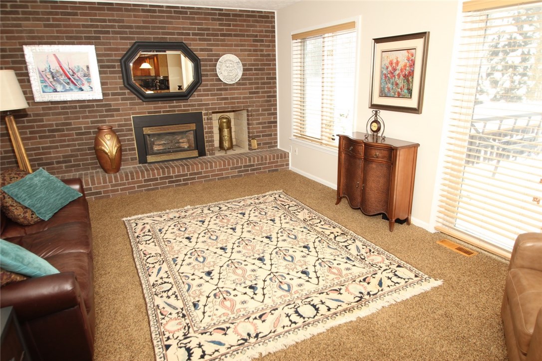 37 Split Rock Road Pittsford, NY 14534 - Photo 13 of 29