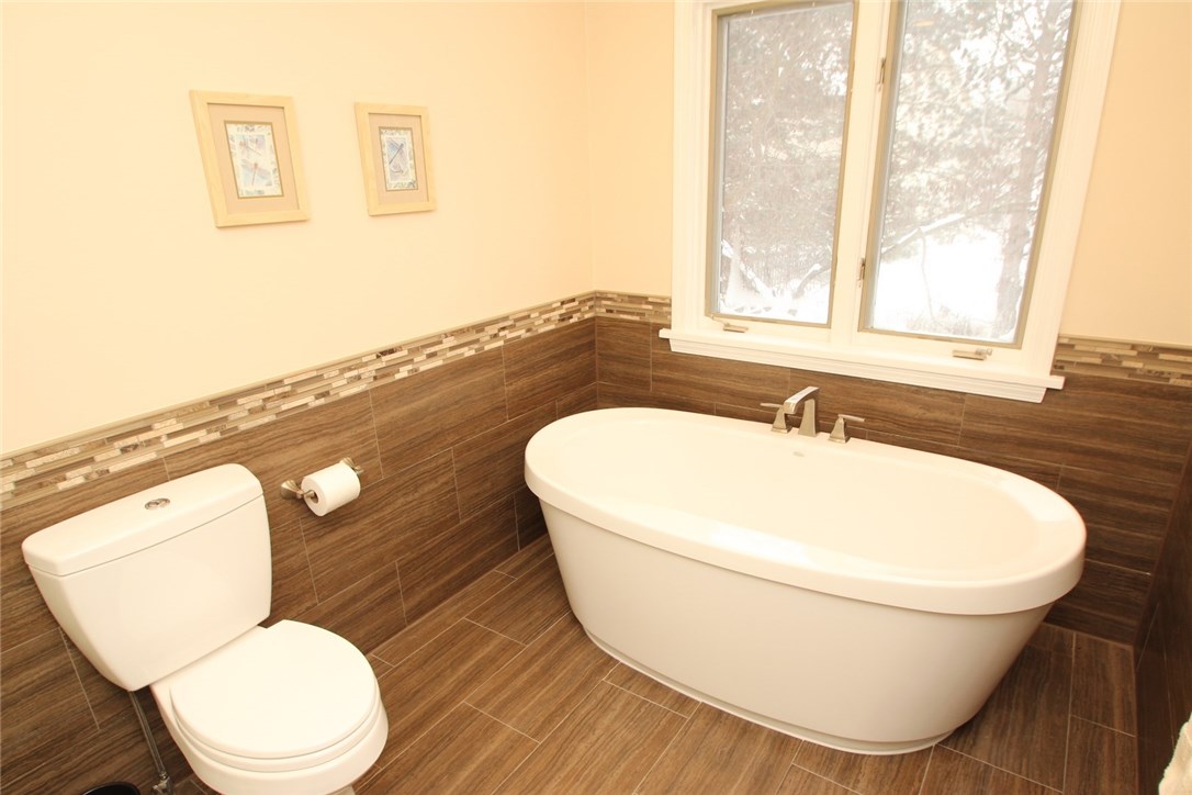 37 Split Rock Road Pittsford, NY 14534 - Photo 16 of 29