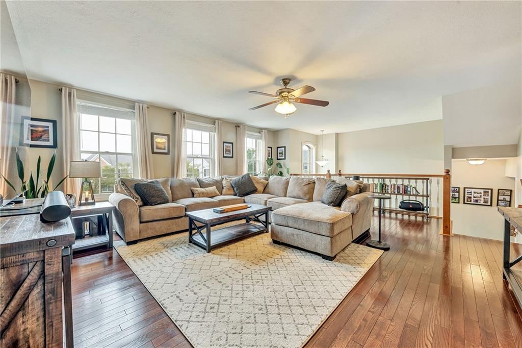 105 Castle View Drive McKees Rocks, PA 15136 - Photo 2 of 25 Gallery Image 2