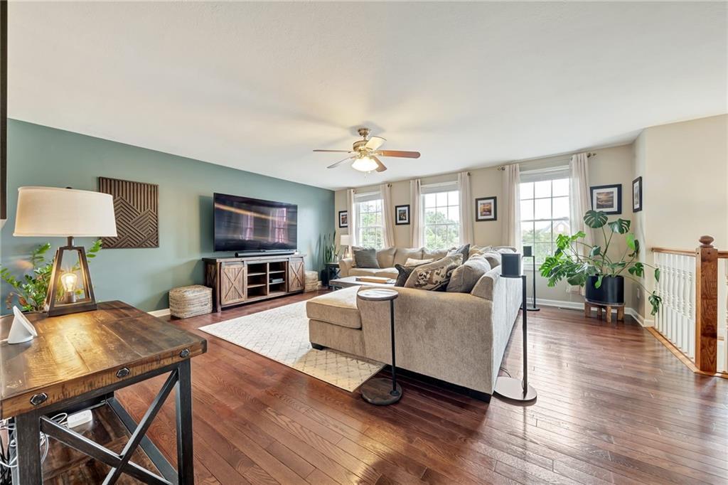 105 Castle View Drive McKees Rocks, PA 15136 - Photo 4 of 25 Gallery Image 4