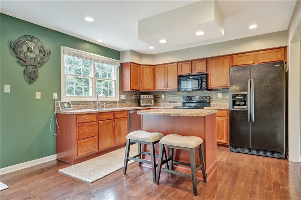 105 Castle View Drive McKees Rocks, PA 15136 - Photo 6 of 25 Gallery Image 6