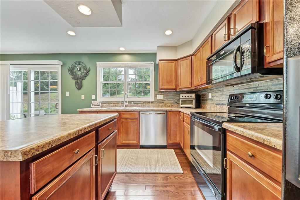 105 Castle View Drive McKees Rocks, PA 15136 - Photo 8 of 25 Gallery Image 8