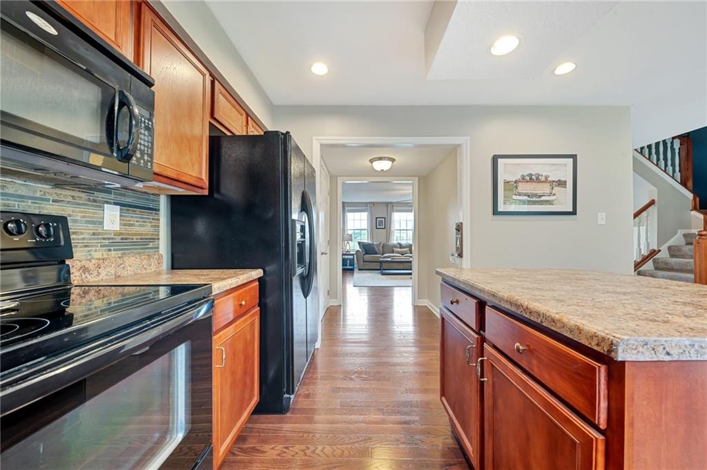 105 Castle View Drive McKees Rocks, PA 15136 - Photo 9 of 25 Gallery Image 9