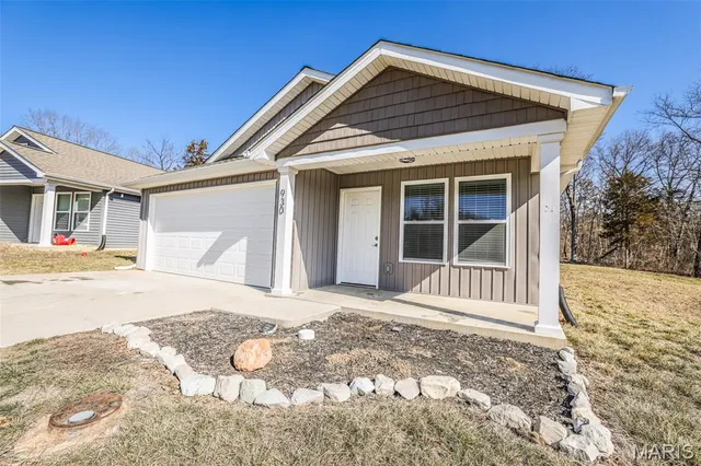 $247,000 | 930 Osage Villa Court, Villa Ridge, MO 63089