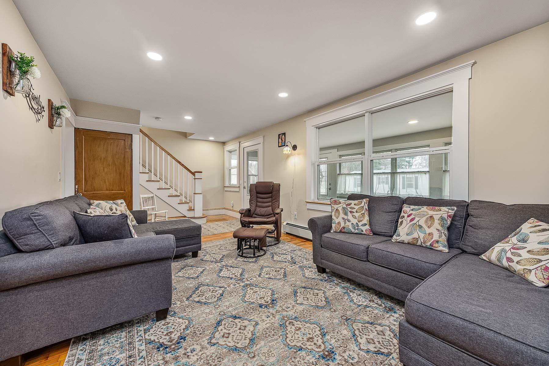6 Greenaway Avenue Springvale, ME 04083 - Photo 15 of 60 Living Room