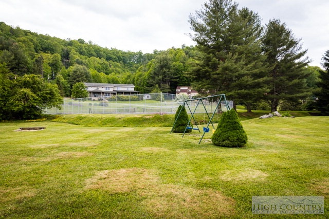 529 Laurel Ridge, Unit F28 Banner Elk, NC 28604 - Photo 27 of 36 Gallery Image 27