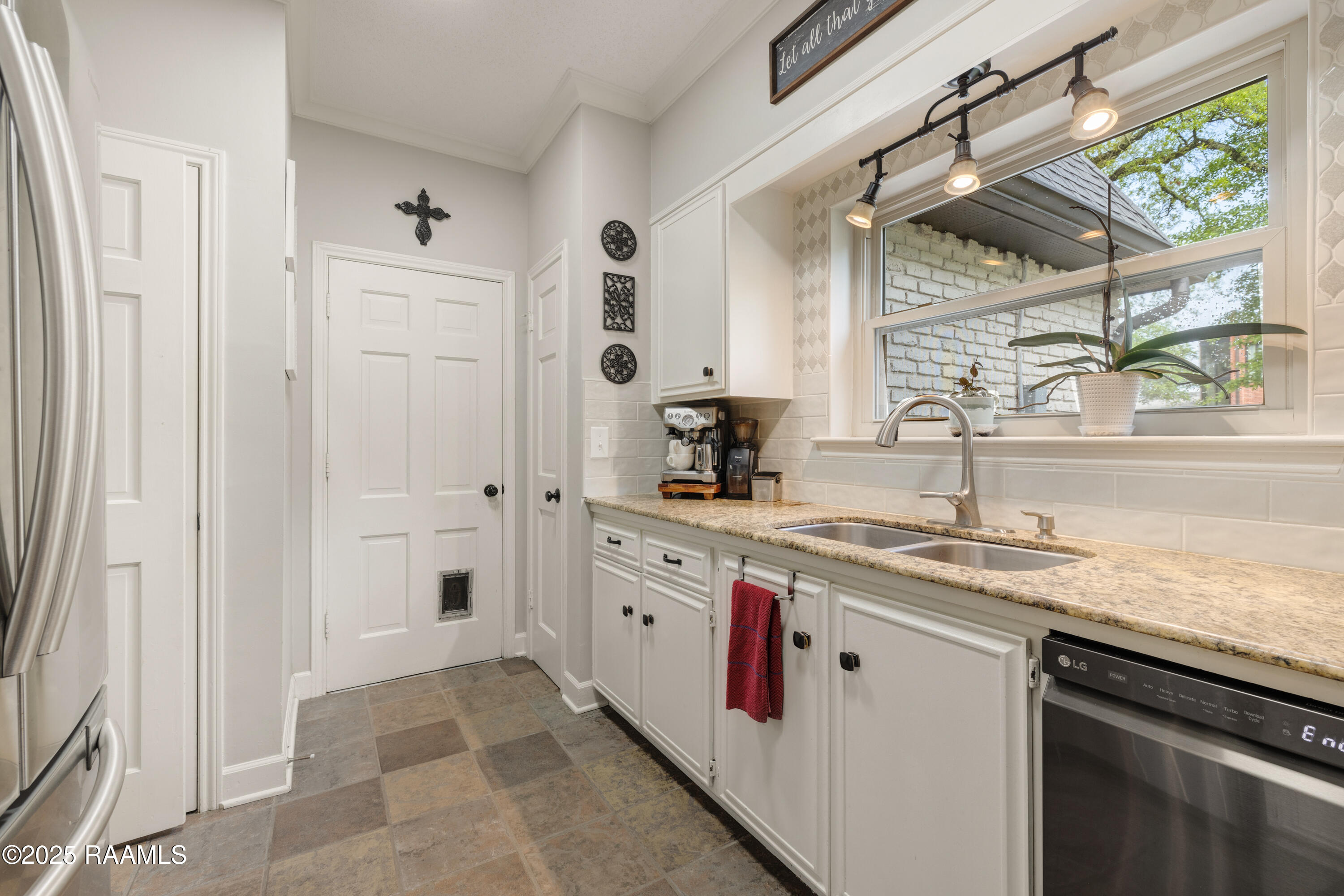 111 Cobblestone Road Lafayette, LA 70508 - Photo 9 of 22 111 Cobblestone-9