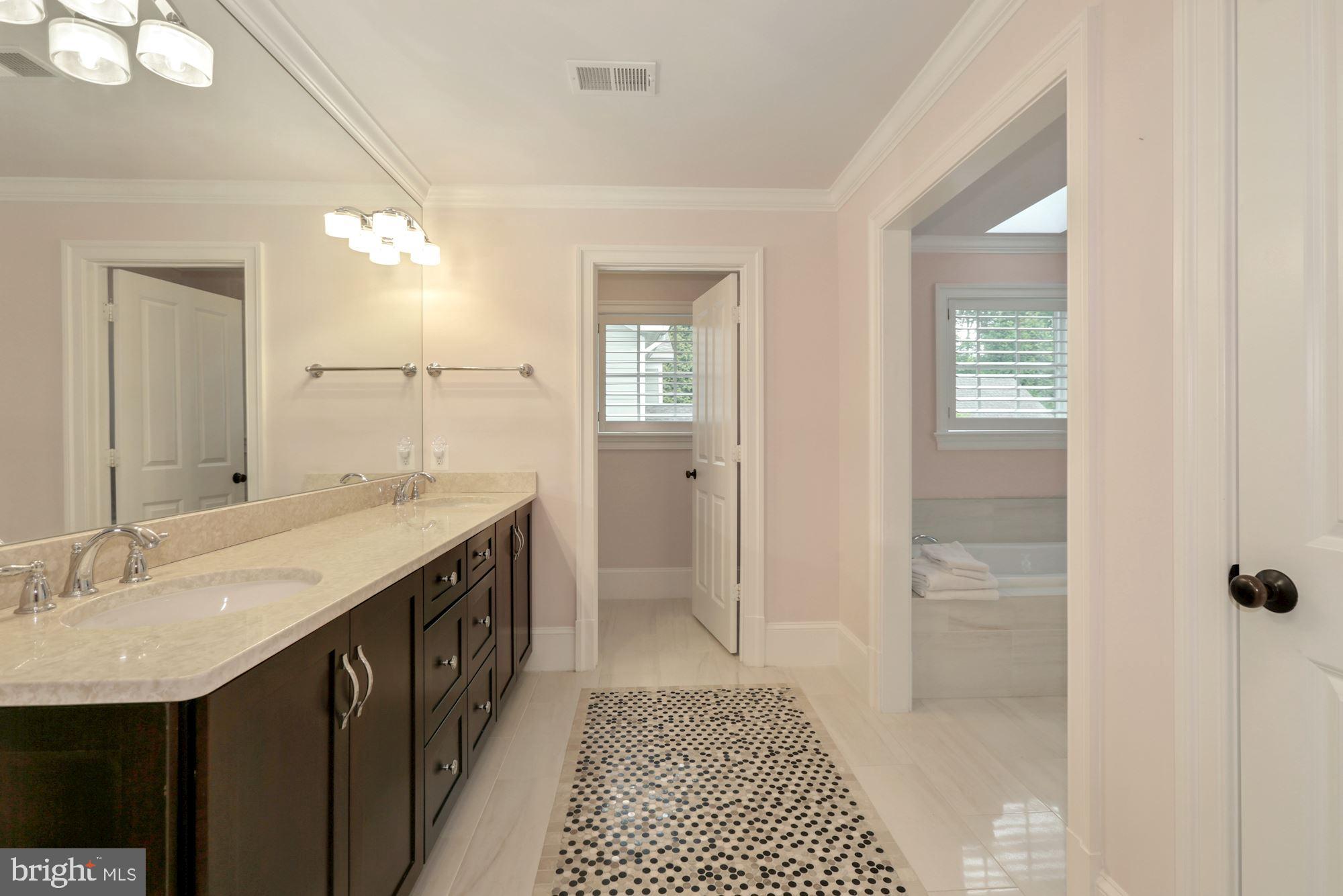 10011 Frederick Avenue Kensington, MD 20895 - Photo 38 of 72 Master Bathroom