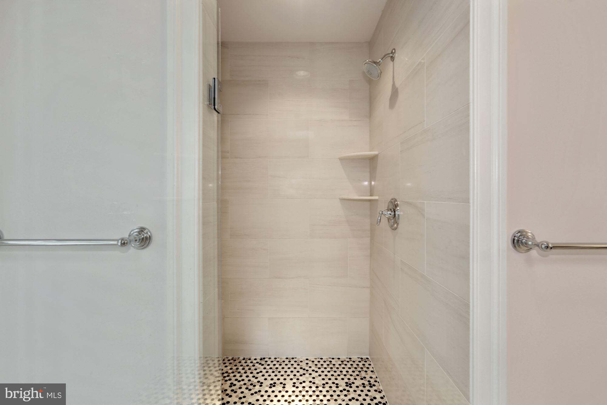 10011 Frederick Avenue Kensington, MD 20895 - Photo 40 of 72 Master Bath