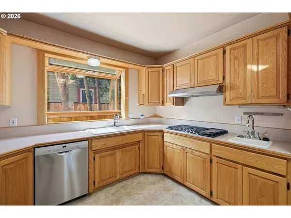 $440,000 | 446 E Street, Springfield, OR 97477