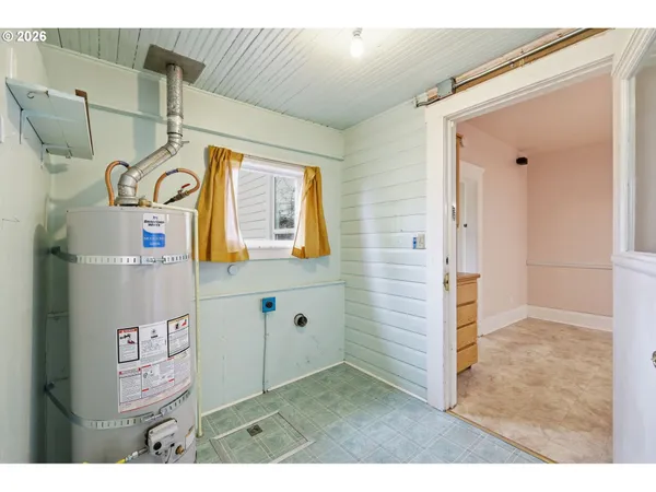 $440,000 | 446 E Street, Springfield, OR 97477