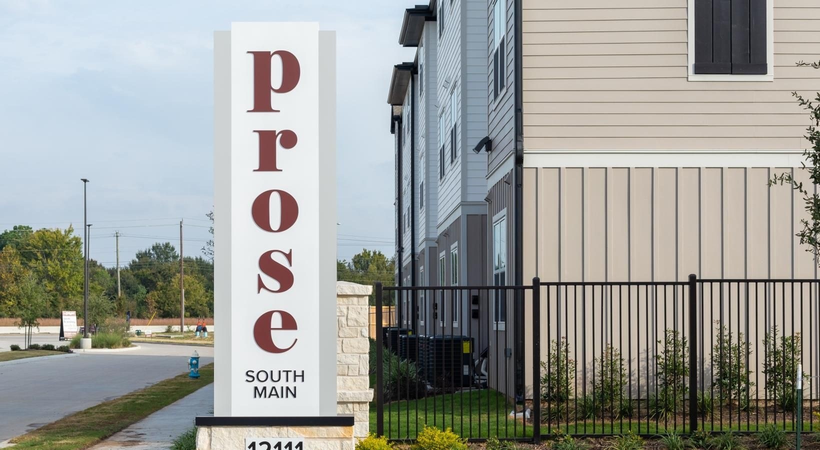 12111 South Main Street, Unit 1106 Houston, TX 77035 - Photo 20 of 24 a view of a street sign on a wall