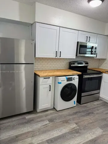 $2,100 | 2498 Southwest 17th Avenue, Unit 4311, Miami, FL 33133